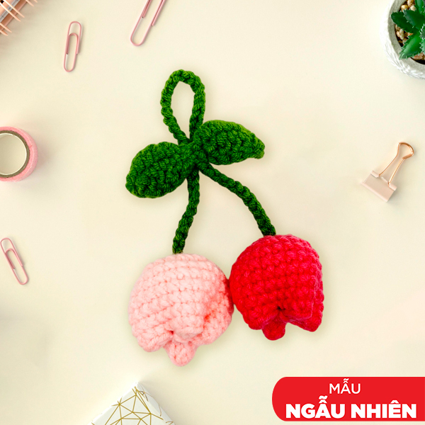 Móc Khoá Len Thủ Công Hoa Tulip - Màu Hồng (Sắc Độ Màu Giao Ngẫu)