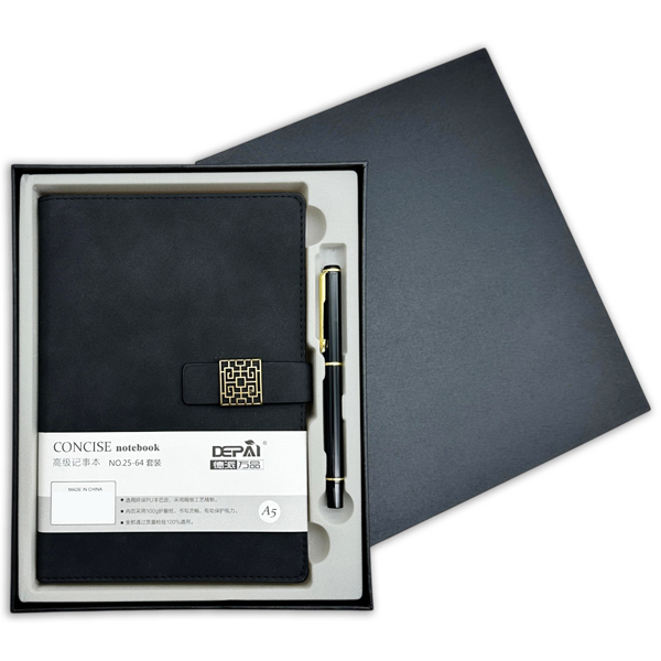 Bộ Quà Tặng Sổ Bìa Da Khóa Gài Kim Loại Kèm Bút Ký - 168 Trang 80gsm - Depai 25-64 - Mực Xanh - Màu Đen