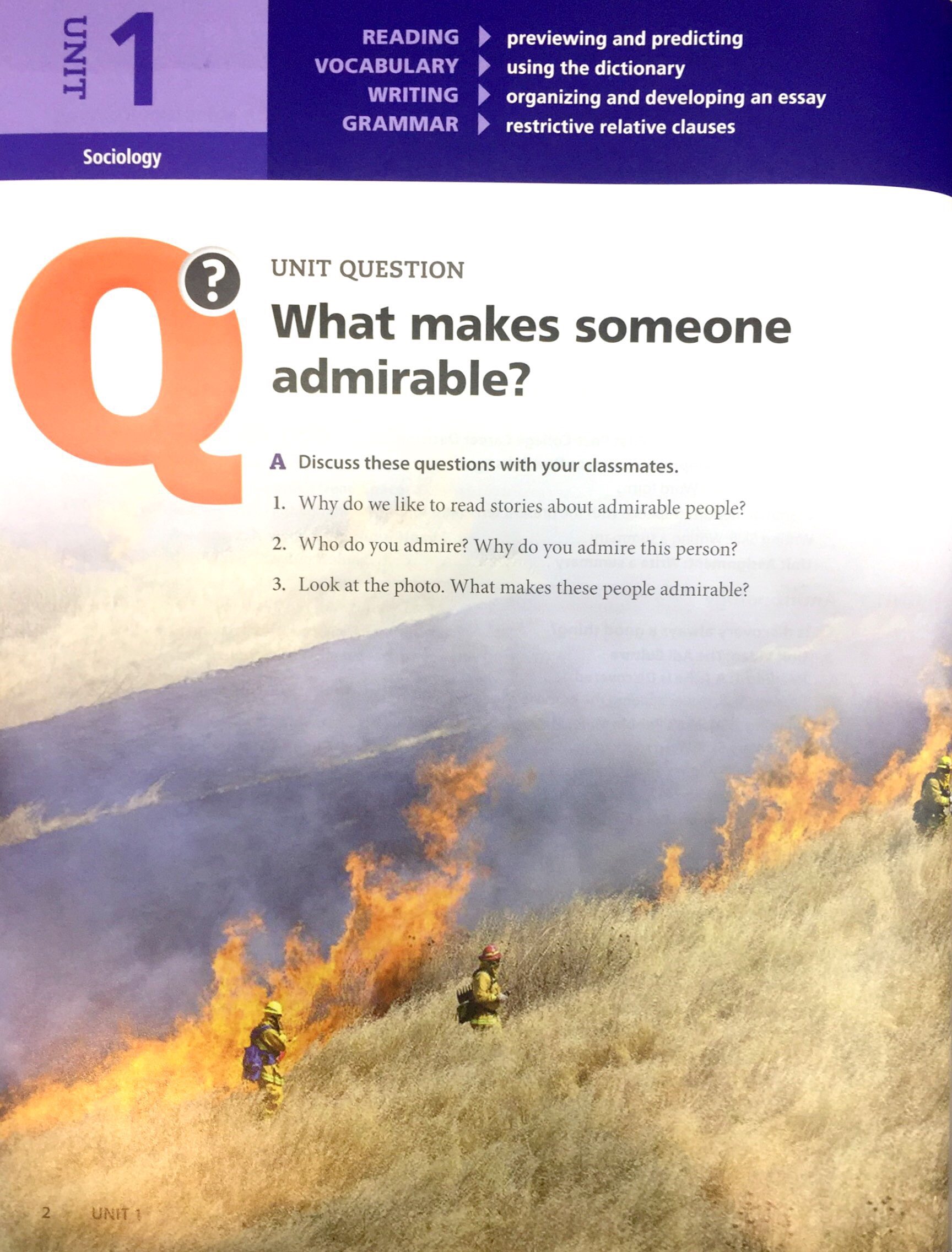 Q Skills for Success: Level 4: Reading & Writing Student Book with IQ ...