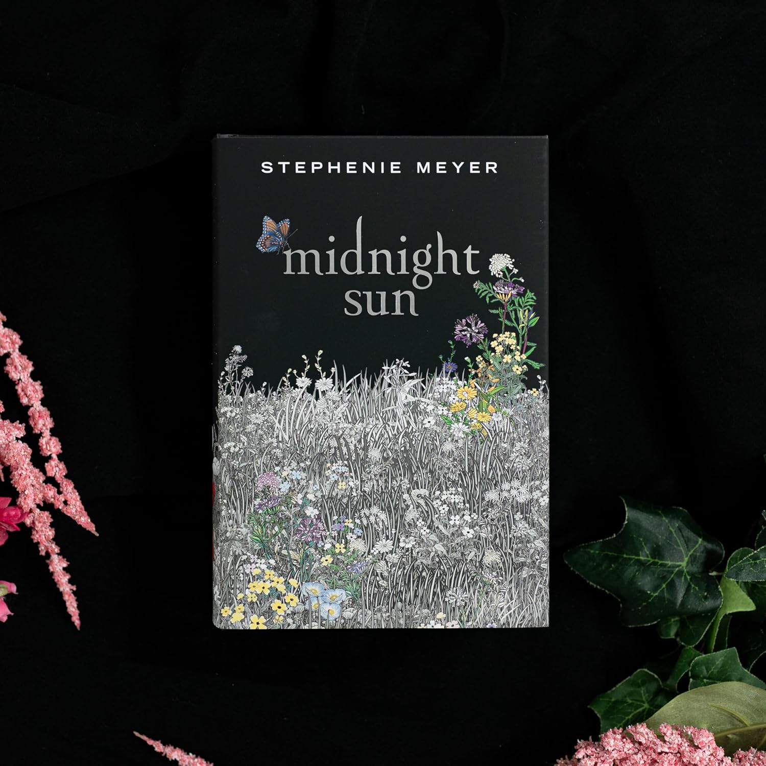 The Twilight Saga Deluxe Hardcover Collection - FAHASA.COM