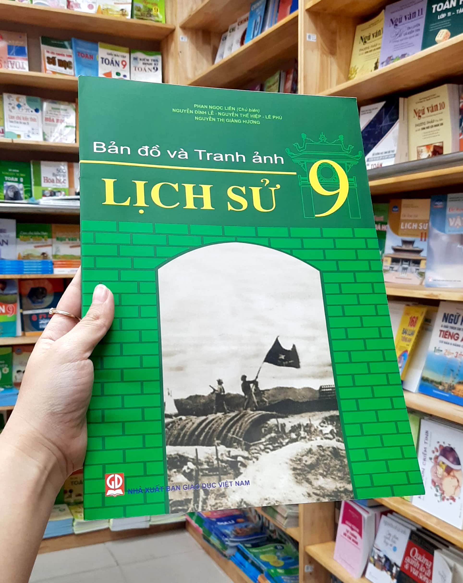 Bản Đồ Và Tranh Ảnh Lịch Sử 9 PDF Bản Đồ Và Tranh Ảnh Lịch Sử 9 PDF